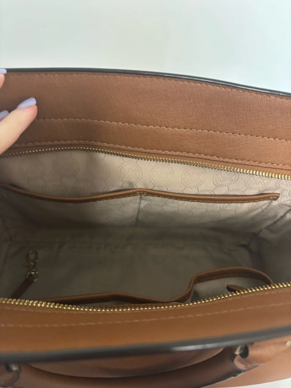 MICHAEL KORS Selma Satchel Purse - Picture 3 of 16